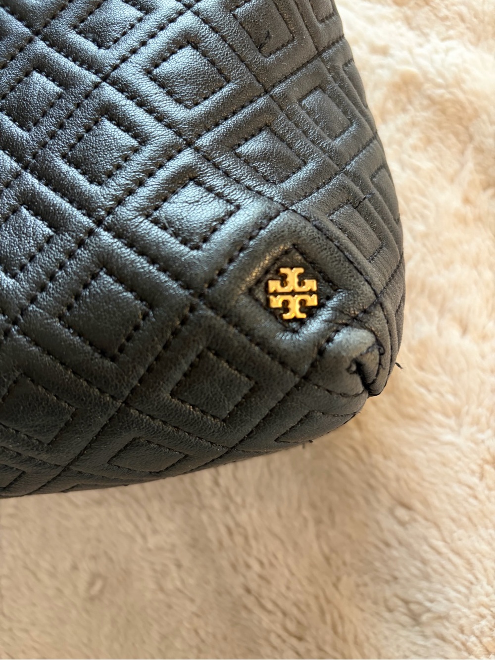 Tory Burch black quilted leather Crossbody purse size small - Picture 8 of 8